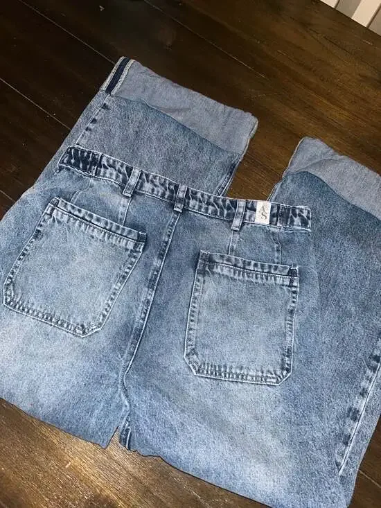 Altar'd State High Rise Wide Leg Patch Pocket Jeans Size 28 - Picture 7 of 7